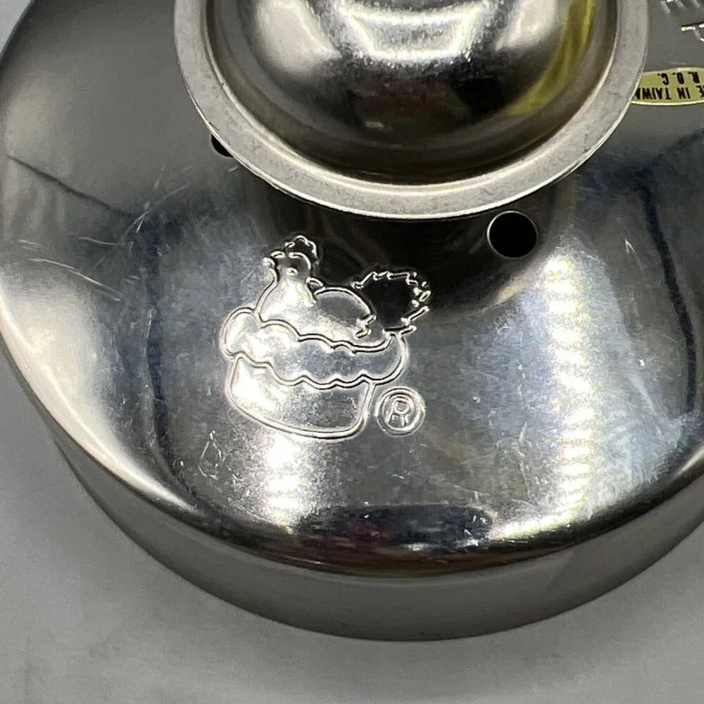 2 Pampered Chef Cut N Seals 3.5
